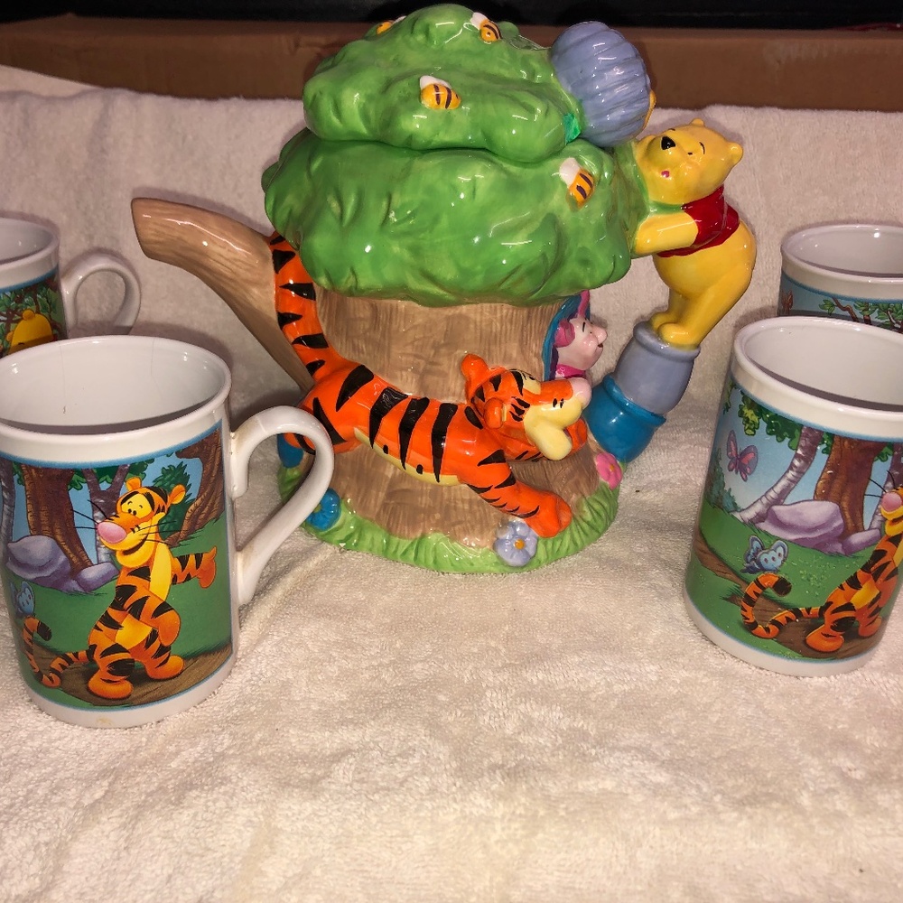 Winnie The Pooh Tea Pot and Mugs